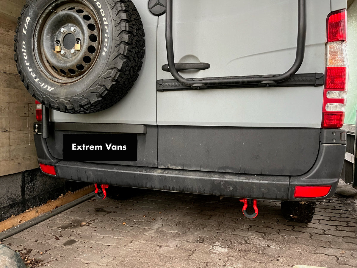 Bergeösen VW Crafter Mercedes Sprinter hinten montiert