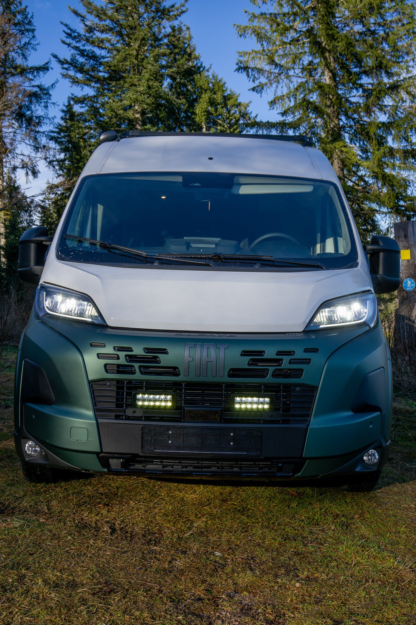 Kühlergrill Halter für Zusatzscheinwerfer - Fiat Ducato Gen. 9
