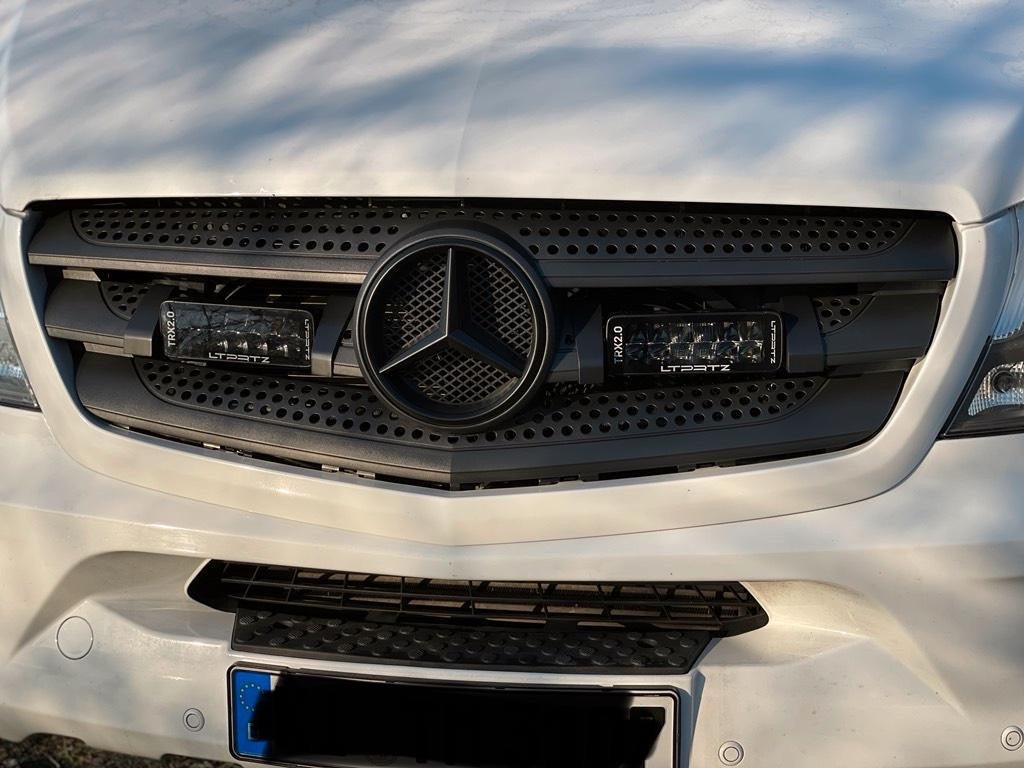 Kühlergrill Halter für LED Zusatzscheinwerfer - Mercedes Sprinter W906  2013-2018 – Extrem Van´s